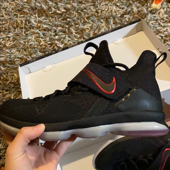 youth size lebron 14s - Picture 3 of 6